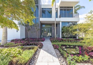 Villa Hayden-Beautiful NEW Custom Waterfront