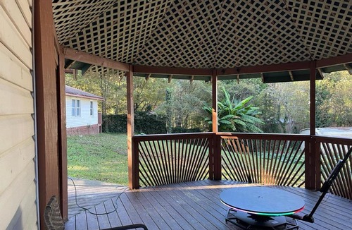 Atlanta House | 1.5 acre 5 BR Home 10 min from Buckhead!