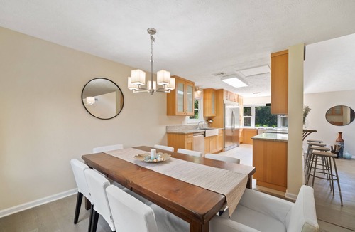Fayetteville House | 1 Acre Bright Beauty Near shops, Trilith, US Soccer & Airport