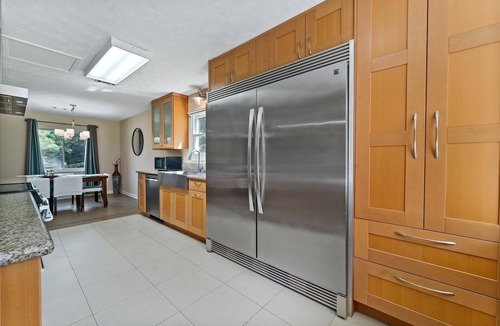 Fayetteville House | 1 Acre Bright Beauty Near shops, Trilith, US Soccer & Airport