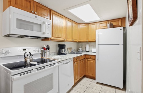 Palm Beach Shores Apartment | 1-Bedroom Rental w/Ocean Views