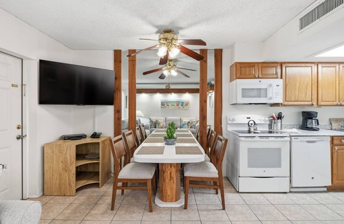 Palm Beach Shores Apartment | 1-Bedroom Rental w/Ocean Views