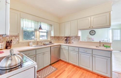 Hartwell House | 1 Mi to Dwtn Shops & Dining: Spacious Family Home