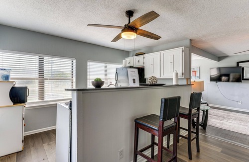 Collegedale Condo | 1 Mi to SAU & McKee Foods Campus! Condo w/Balcony