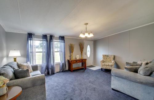 Albany House | 1 Mi to US Marine Base Albany: Cozy Getaway!