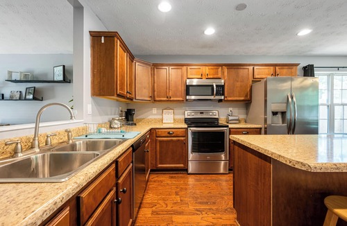 Emerson House | 1 Mile to Lakepoint with Fenced BKYD, Pet-Friendly