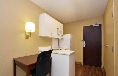 Parkdale Apartment | 1 Queen Bed | Non-Smoking, Kitchen