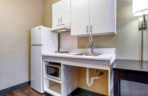 Huntsville Apartment | 1 Queen Bed | Non-Smoking, Kitchen