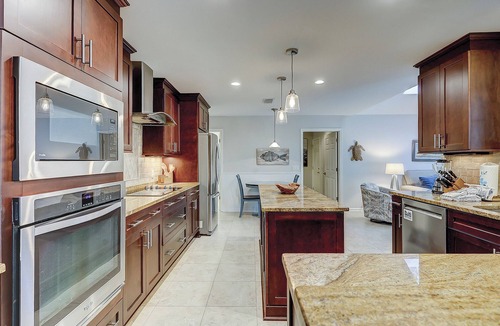 Heritage Woods House | 10 Baynard Cove-5 Minute walk to the beach with Private Pool & Spa