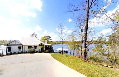 Bremen House | 10% Savings - No steps to lake! Fiber Internet! Luxury Lake Home, Big Water!