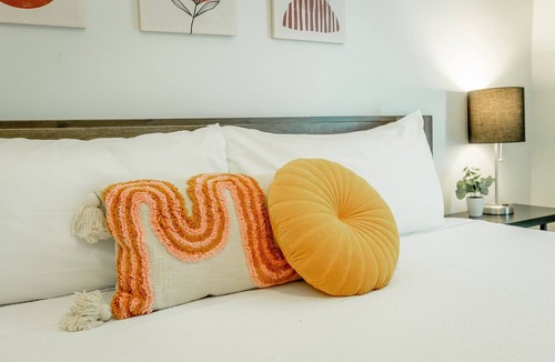 Chattanooga Cabin | 10: The Jacobsen Room - A PMI Scenic City Vacation Rental