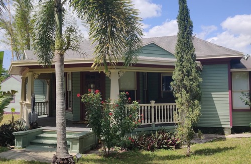 Homestead House | 100 year old Redland country home