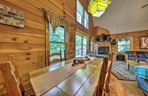 Marble House | 11 Mi to Calaboose Cellars: Marble Cabin w/Deck!