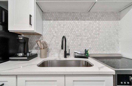 Treasure Island Apartment | 117 127th Ave E Unit 6