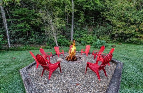 Sevierville Cabin | 122 m² Cabin ∙ 2 bedrooms ∙ 8 guests