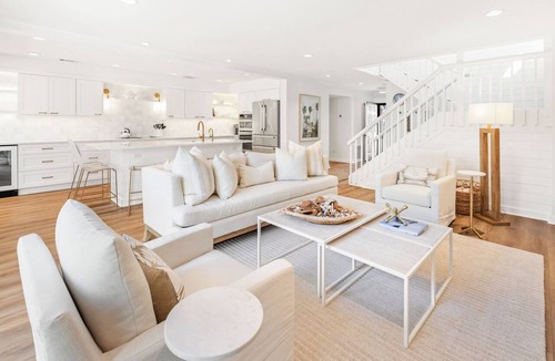 South Beach Condo | 1409 South Beach Villa: BESTNEST by Beverly Serral - 50 YDS to Beach!