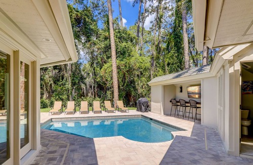 Oceanside Villa | 15 Duck Hawk