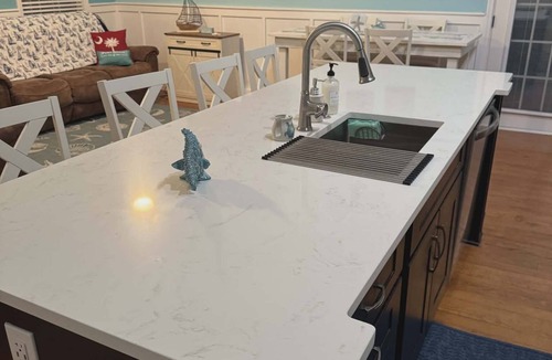 Port Royal House | 16th and Paradise - 2 Miles From Parris Island!