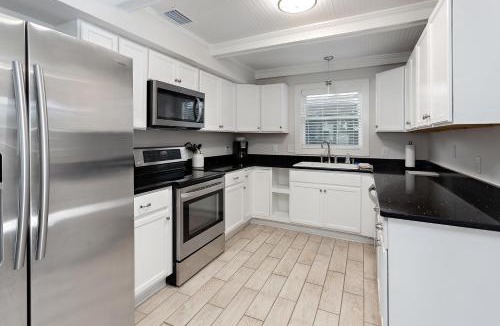East Beach House | 1700 Bruce Drive