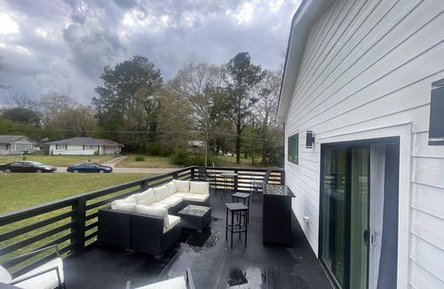 Candler-McAfee House | 🌟 1966 Modern Luxury Updated - Stylish Home