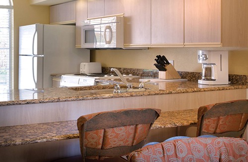 Table Rock Hotel | 1BD Deluxe/Branson - Pools, Gym, BBQ, Game Room!