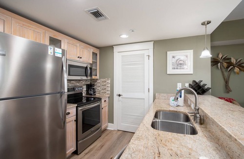 Baytowne Wharf Condo | 1BR Baytowne Condo w/GOLF CART! Walk to Wharf, Near Beach, Pool/Hot Tub, Tram