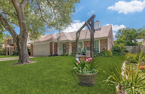 Louetta House | 2:00 check-in No excessive chores 12:00 checkout No host imposed fees