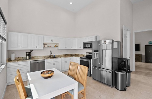 Indian River Estates House | 2/1 with Loft Riverside Retreat for Remote Workers- Pet Friendly in Fort Pierce