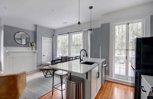 Midtown House | 2 bd/2 ba * Sleep 5 * Dog Friendly * Downtown Sav