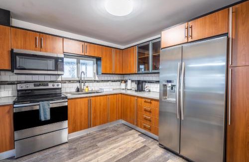Allapattah Apartment | 2 BD Home w/Private Parking, Private Yard & W/D