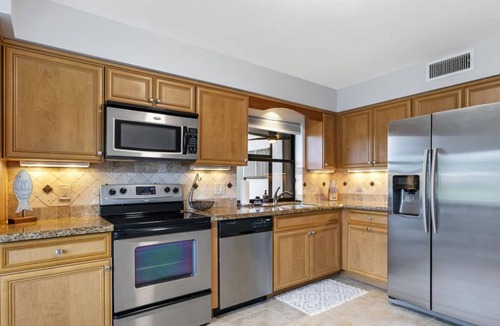 Jupiter Condo | 2 Bedroom Condo (435090) by Houzlet