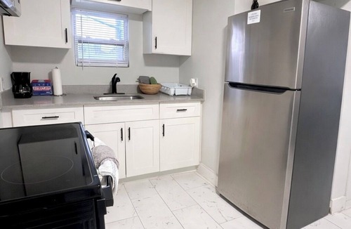 West Little River House | 2-bedroom private home in the center of Miami with cool AC for relaxing stays
