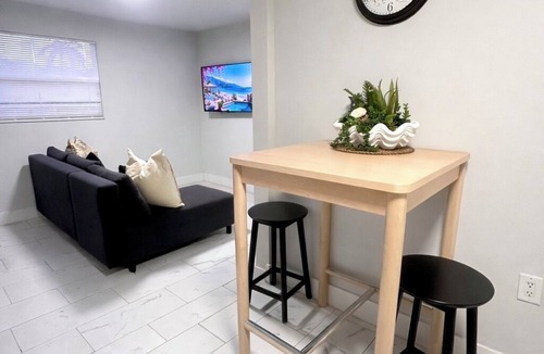 West Little River House | 2-bedroom private home in the center of Miami with cool AC for relaxing stays