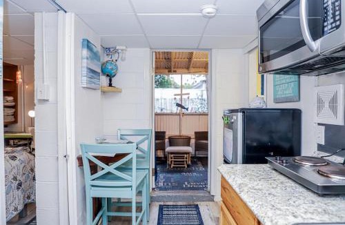 Savannah Beach House | 2 blocks to Bliss Tybee Beach, Minutes to Historic Savannah!