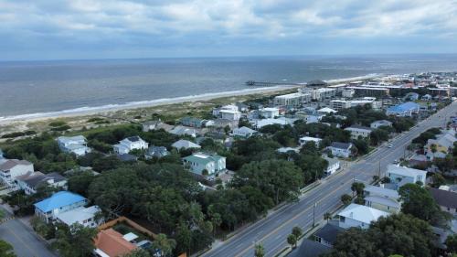 Savannah Beach House | 2 blocks to Bliss Tybee Beach, Minutes to Historic Savannah!
