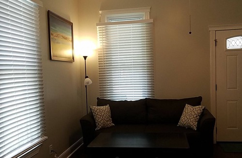 Decatur House | 2 BR 1 bath FULLY FURNISHED home - Decatur AL near Cooks Museum