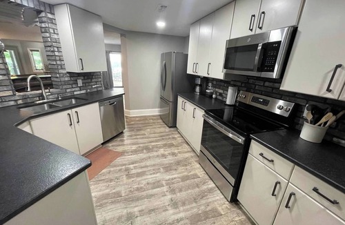 Flowery Branch House | 2 BR Hidden Gem with Lake Access, Pool & Hot Tub 15 Min from Lanier Islands