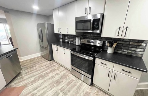 Flowery Branch House | 2 BR Hidden Gem with Lake Access, Pool & Hot Tub 15 Min from Lanier Islands