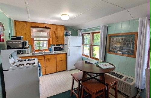 Chetek Cabin | 2‑BR Lake Escape Pontoon Available