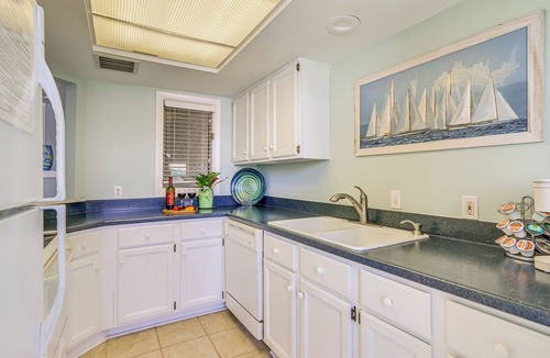 Palmetto Dunes Apartment | 2 Mi to Beach! Hilton Head Golf Escape w/Balcony