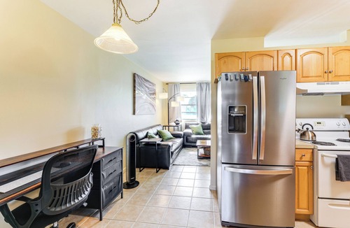 Riviera Beach House | 2 Mi to Shore: Riviera Beach Retreat w/Yard