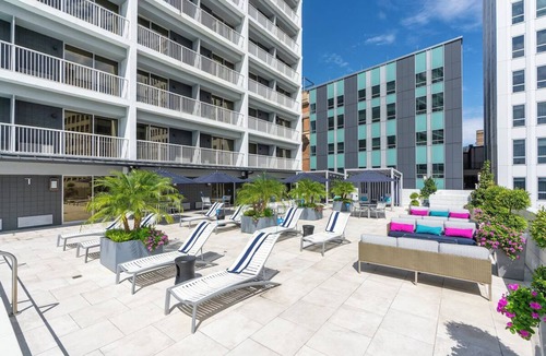 Faubourg Delassize Hotel | 2 Queens Std Room, Holiday Inn – Onsite Restaurant, Near Bourbon Street, 2 Units