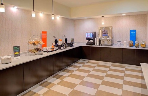 Denham Springs Hotel | 2-Star Hotel ∙ Hampton Inn Baton Rouge - Denham Springs