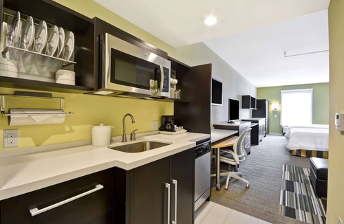 Rock Hill Hotel | 2 Units | Modern Rock Hill Suite w/Fireplace Lounge, Pool & Kitchen