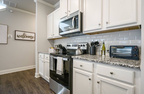 Norcross Cottage | 2059 Pinnacle Walk Drive, Norcross