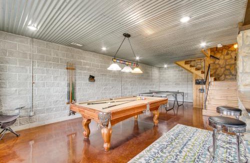Tuscumbia House | 210-Acre Cabin w/Trails & Hot Tub in Tuscumbia!