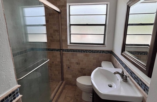 Singer Island Hotel | 214 Superior Single Room in a waterfront hotel in Singer Island, FL