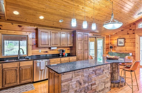 Shepherdsville House | 22-Acre Home on Bourbon Trail w/Sunroom!