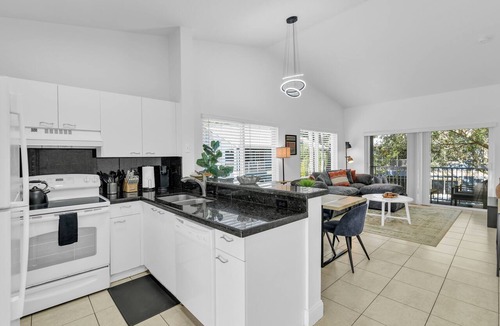Mission Bay Apartment | 260C - Apt in Boca Raton- Near Evert & Boca Prep