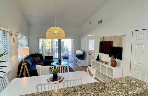 Mission Bay Apartment | 270C - Boca Retreat w/Pool, Parking, Near Evert Tennis & Shops